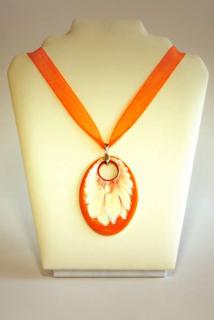 Porcelán nyaklánc Margaréta  narancs